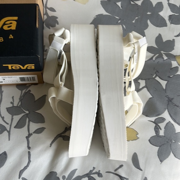 Teva Flatform Universal Sandal - Picture 9 of 9